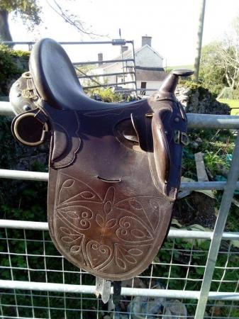 Image 1 of Australian stock saddle with horn