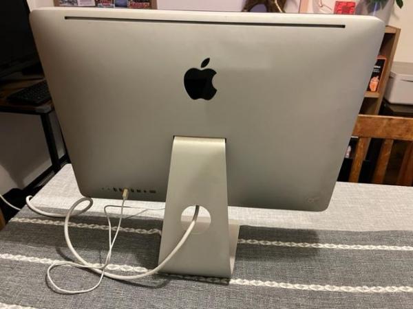 Image 1 of IMAC computer 2011, wired apple keyboard and apple mouse