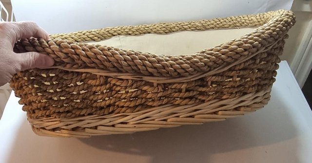 Image 4 of Seagrass wicker pet cat bed vintage cottage