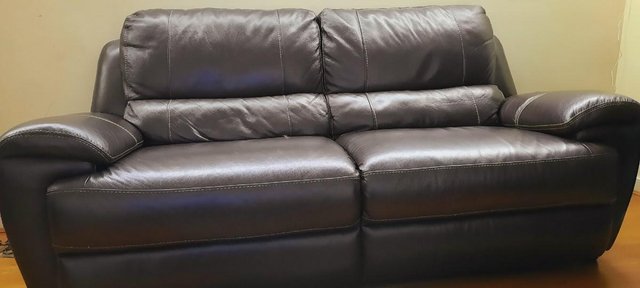 Preview of the first image of Plush Austin range Electric recliner Leather sofa set.
