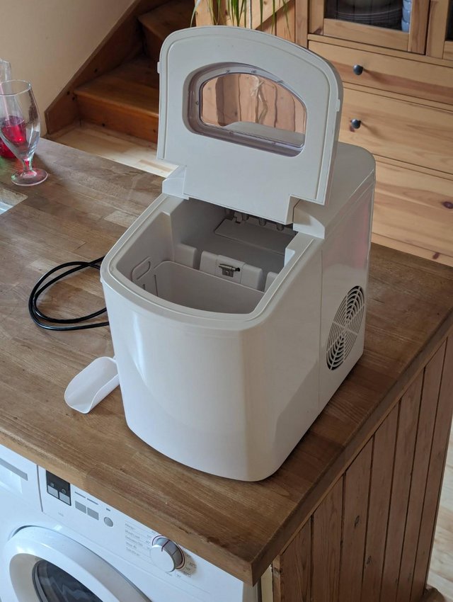 Preview of the first image of Countertop Ice Cube Maker Machine.