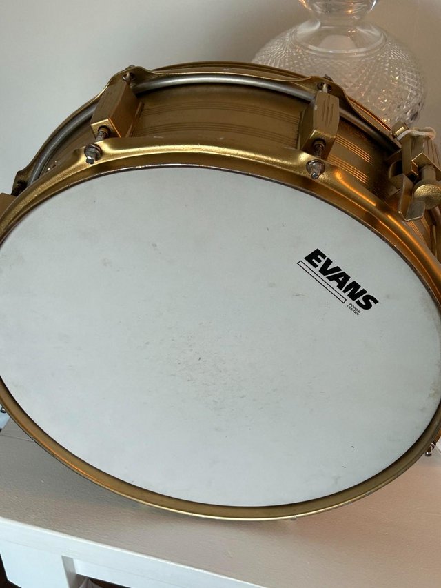 Preview of the first image of TAMA SNARE DRUM / GOLD COLOUR.