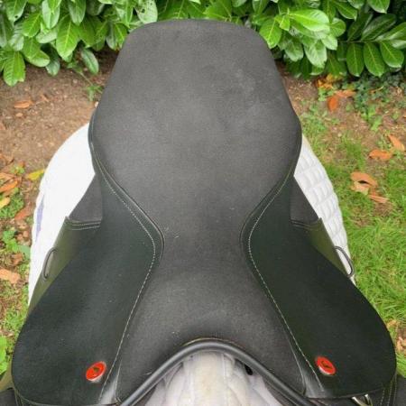 Image 4 of Thorowgood T4 17.5 inch cob saddle