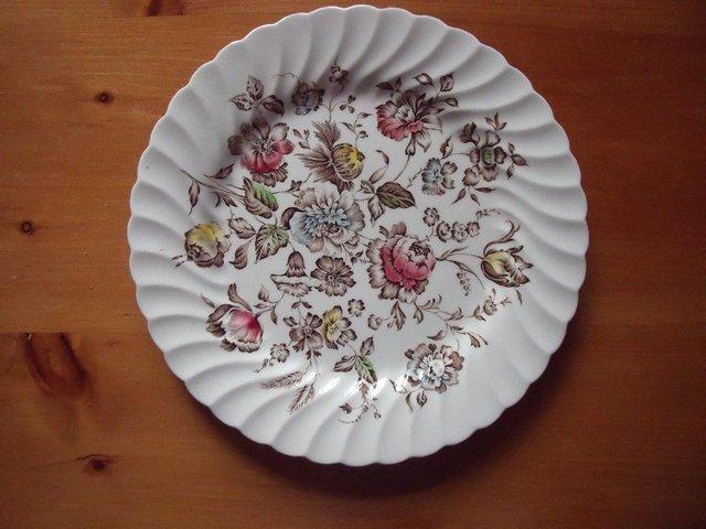 Preview of the first image of Vintage Johnson Bros 'Staffordshire Bouquet' dinner plate..