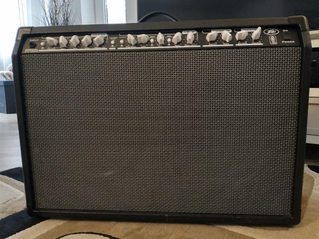 Preview of the first image of PEAVEY 212. CHORUS GUITAR COMBO.