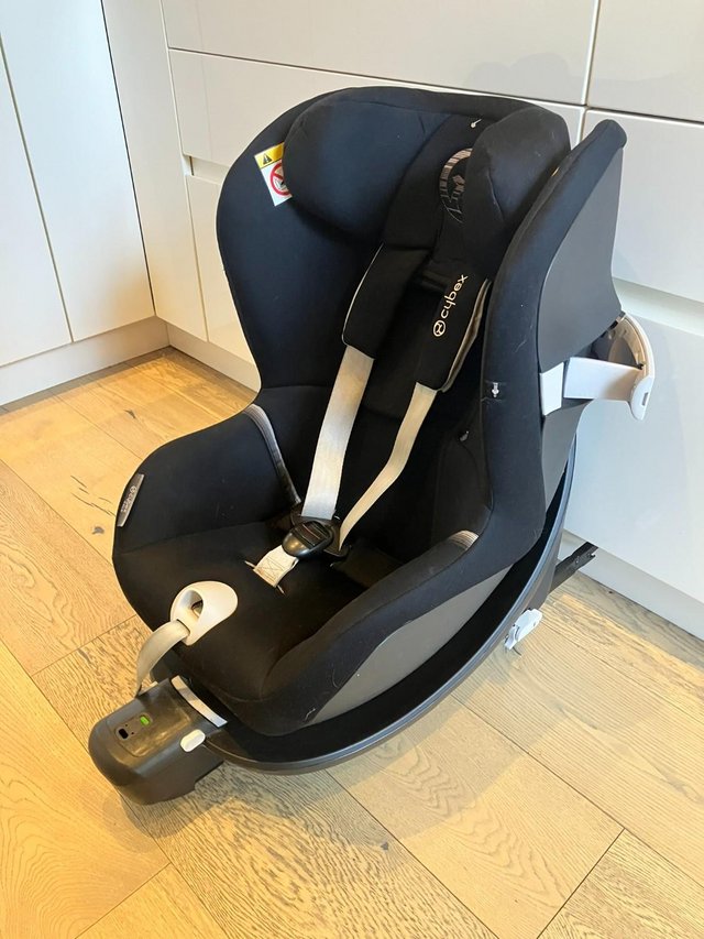 Preview of the first image of Cybex Sirona M2 i-Size Car Seat with M BASE [cash and collec.