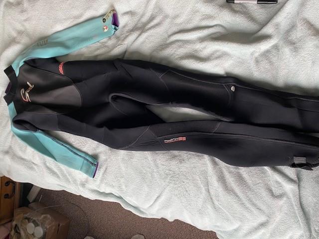 Preview of the first image of Gul Junior Girls wetsuit, ideal for slim teenager.