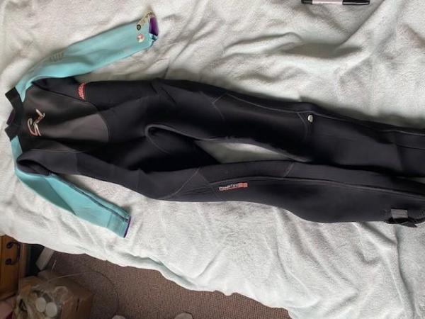 Image 1 of Gul Junior Girls wetsuit, ideal for slim teenager