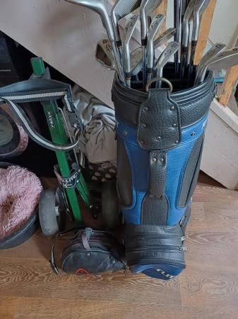 Image 2 of Set of golf Club's and accessories