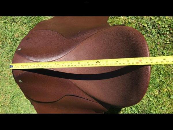 Image 3 of Ideal 17in Dressage Saddle, Excellent Condition