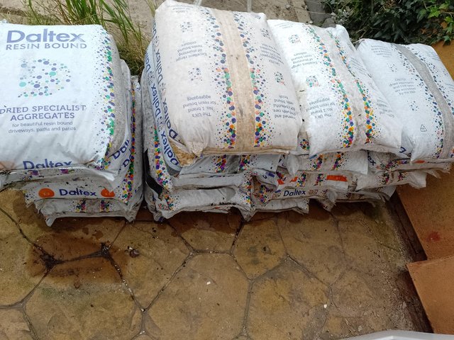 Preview of the first image of 18 Unopened bags of mixed Daltex Dried Specialist Aggregates.