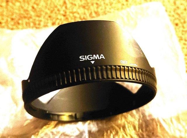 Preview of the first image of Sigma LH825 - 04 Lens Hood.