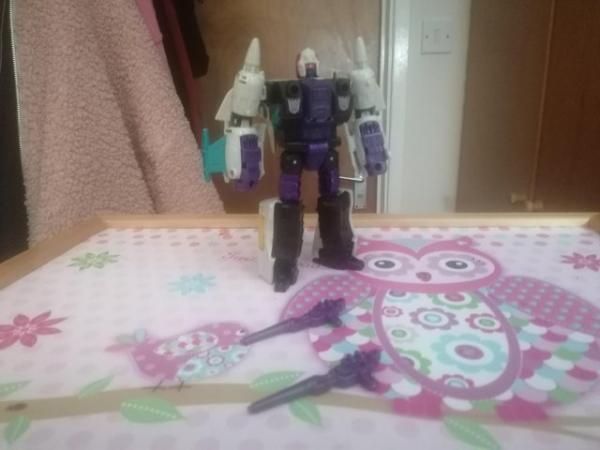 Image 1 of SELLING TRANSFORMERS EARTHRISE VOYAGER SNAPDRAGON