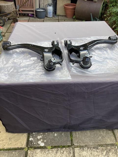 Preview of the first image of Discovery 3/4 lower front control arms.