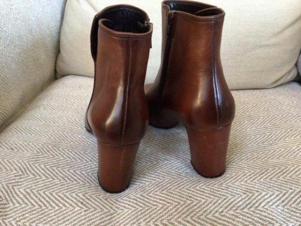 Image 1 of Gabor ladies leather boots, new.