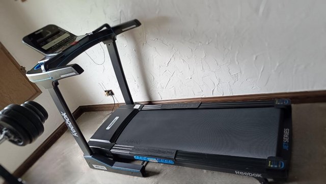 Image 3 of £400 Reebok 300 Treadmill