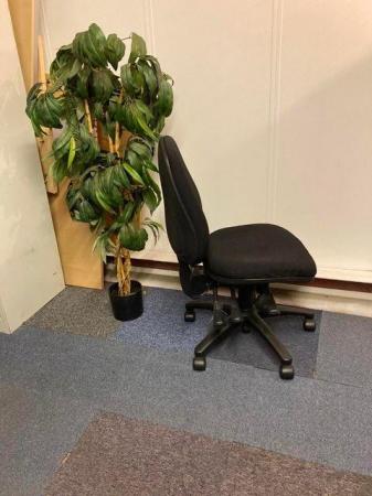 Image 4 of Cushioned comfortable adjustable ergonomic office/desk/task