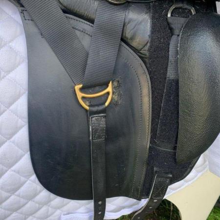 Image 16 of Kent and Masters 17 inch cob dressage saddle