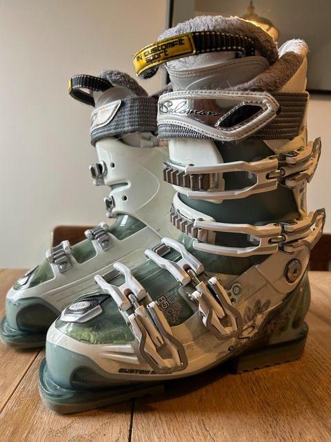Preview of the first image of Womens Salomon Energyzer 85 Ski Boots size 24 (shoe size 5).
