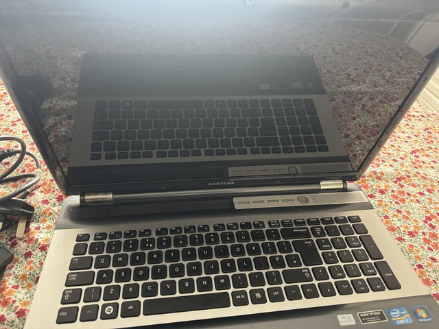 Preview of the first image of Samsung 17.5 inch windows laptop.