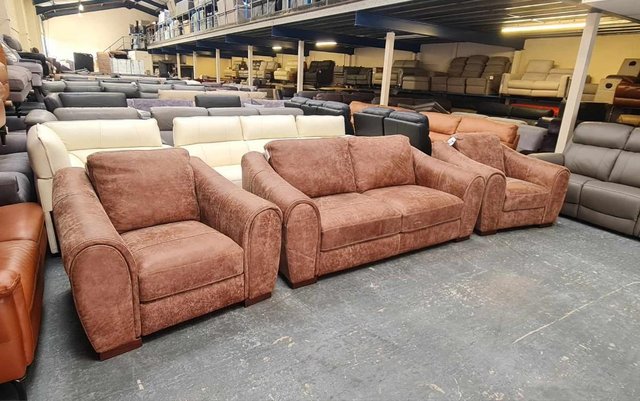 Image 8 of Galleria utah tan leather 2,5 seater sofa and 2 armchairs