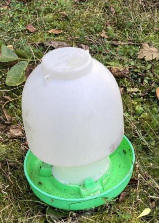 Image 1 of PLASTIC POULTRY FEEDER WATER TROUGH DRINKER TOUGH STRONG VGC