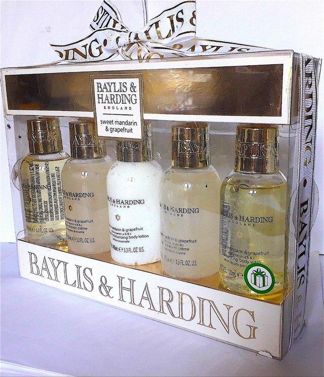 Preview of the first image of UNUSED GIFT * BAYLIS & HARDING Set of 5 Scrubs Creams Lotion.