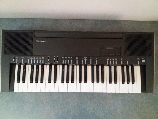 Preview of the first image of TechnicsSX-K100 electronic keyboard.
