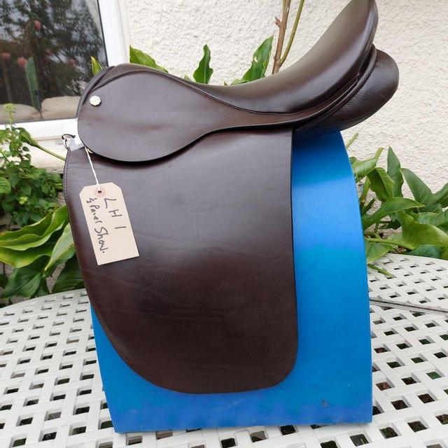 Preview of the first image of Havana show saddle 16/12" -17" Extra cut back. £250..