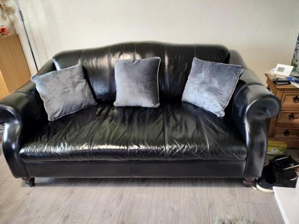 Image 3 of Italian style leather 3+2 seater sofes