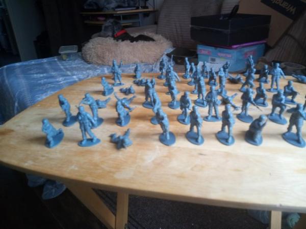 Image 2 of AIRFIX TOY SOLDIERS 1971