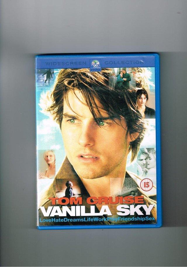 Preview of the first image of VANILLA SKY - TOM CRUISE.