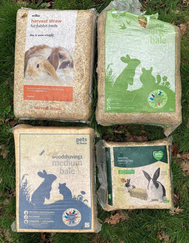Preview of the first image of STRAW HAY WOOD SHAVINGS PET BEDDING BUNDLE RABBIT GUINEA PIG.
