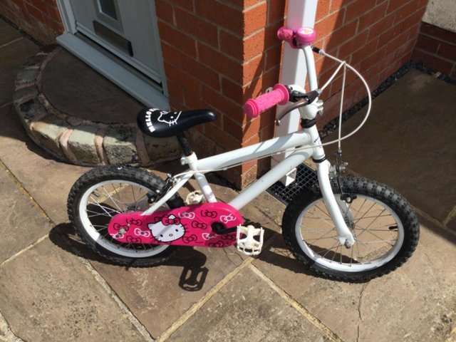 Preview of the first image of Child’s bike Hello Kitty.