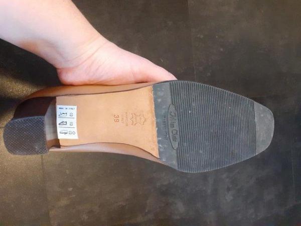 Image 1 of Smart ladies court shoes, leather, size 39 EU / 6 UK
