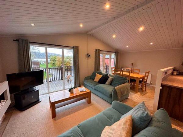 Image 7 of Beautifully Presented Three Bedroom Holiday Lodge