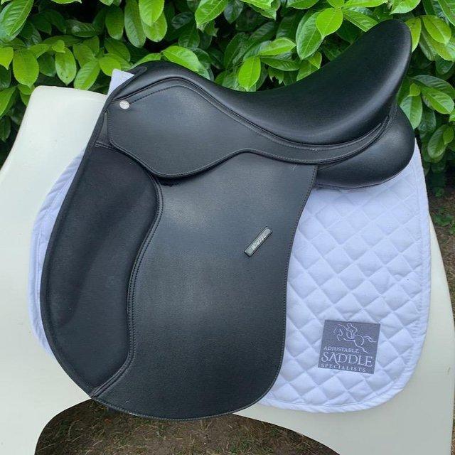Preview of the first image of Wintec 16.5 inch 500 vsd saddle.