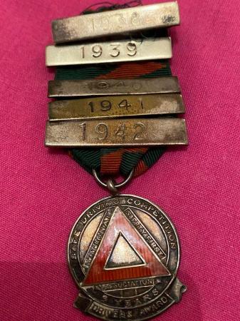 Image 1 of Safe driving medal with 1938-43 vars