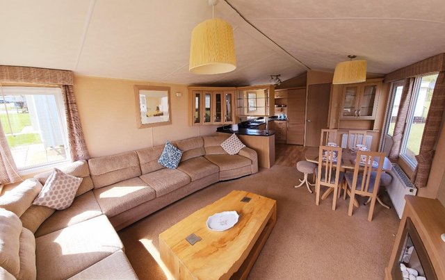Image 2 of WILLERBY GRANADA 2010 – WILL ALWAYS BE A POPULAR OPTION!
