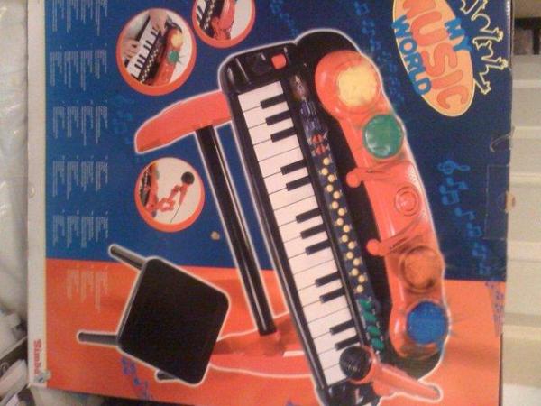 Image 1 of Childs Keyboard brand new in box.