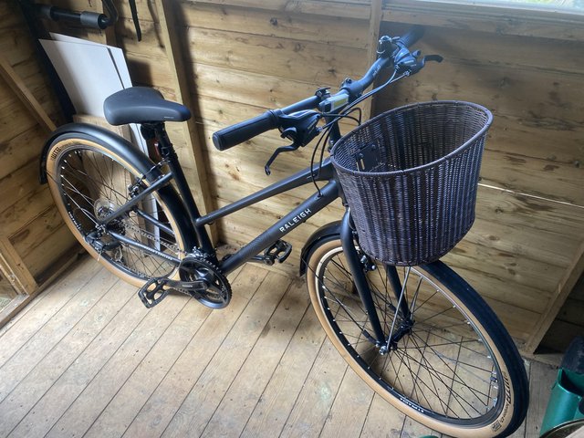 Raleigh Strada Matt Black Bicycle
- £400 ono