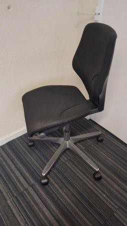 Image 15 of Giroflex boardroom/conference/office/meeting/business chair