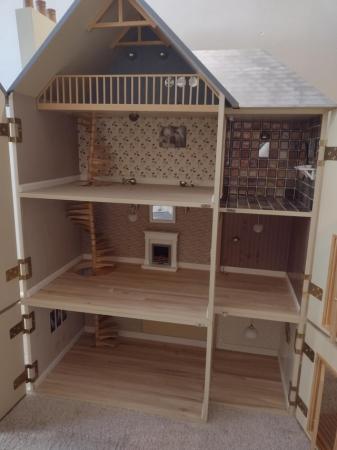 Image 2 of Lakeview dolls house  beautifully decorated