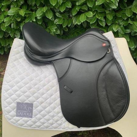 Image 6 of Thorowgood T8 17 inch Low Wither GP Saddle (S2980)