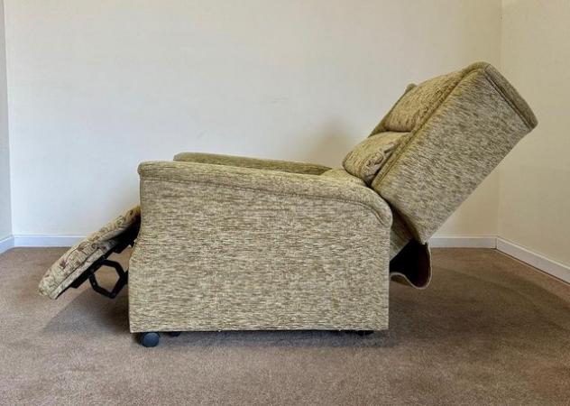 Image 10 of LUXURY ELECTRIC RISER RECLINER DUAL MOTOR CHAIR CAN DELIVER