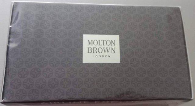 Image 2 of NEW & SEALED. MOLTON BROWN AIRLINE EXCLUSIVE GIFT SET.