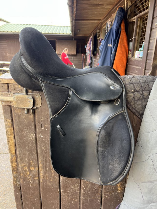Preview of the first image of 17 inch thorowgood saddle.