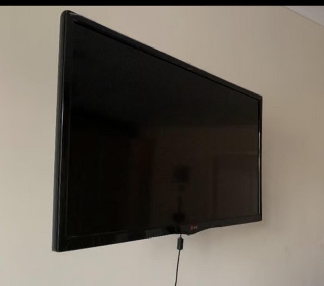 Preview of the first image of LG led Television, wall mount andstand.