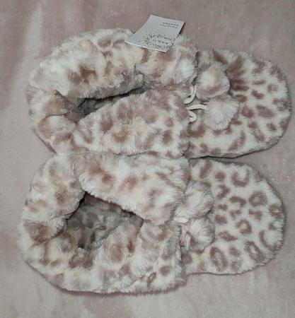 Image 10 of BNWT M&S Pink Booties Slipper Size 6-8