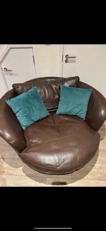 Image 2 of Leather love chair - brown